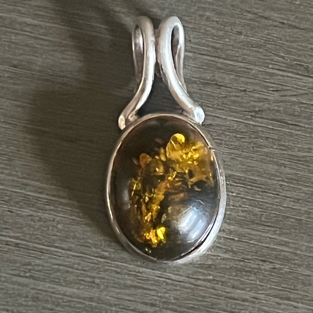VINTAGE BALTIC AMBER 925 STERLING SILVER PENDANT
